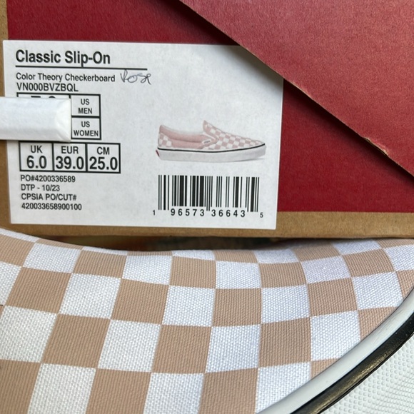 Vans Men’s Classic Slip-On
Color Theory Checkerboard Rose Smoke
VN000BVZBQL SNKR - Picture 16 of 16